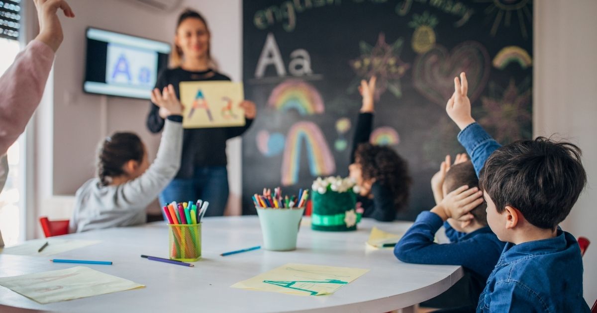 Livelihood Parenting -How to Improve Concentration in Kids Without Taking Away Every Screen - 2 - Livelihood Parenting by Honey Maheshwari - Livelihood Parenting by Honey Maheshwari Livelihood Parenting -How to Improve Concentration in Kids Without Taking Away Every Screen - 2