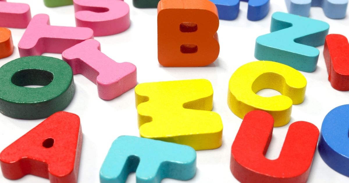 Livelihood Parenting -Sight Words vs Phonics and Why Your Child Needs a Bit of Both